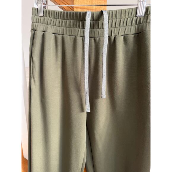 Varley Double Soft - The Slim Pant 27.5" in Olive Green - Picture 4 of 9